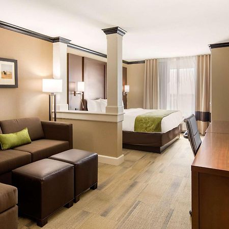 Comfort Suites Liberal Exteriör bild
