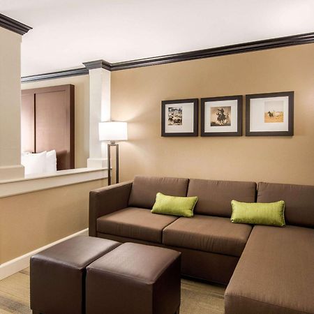 Comfort Suites Liberal Exteriör bild